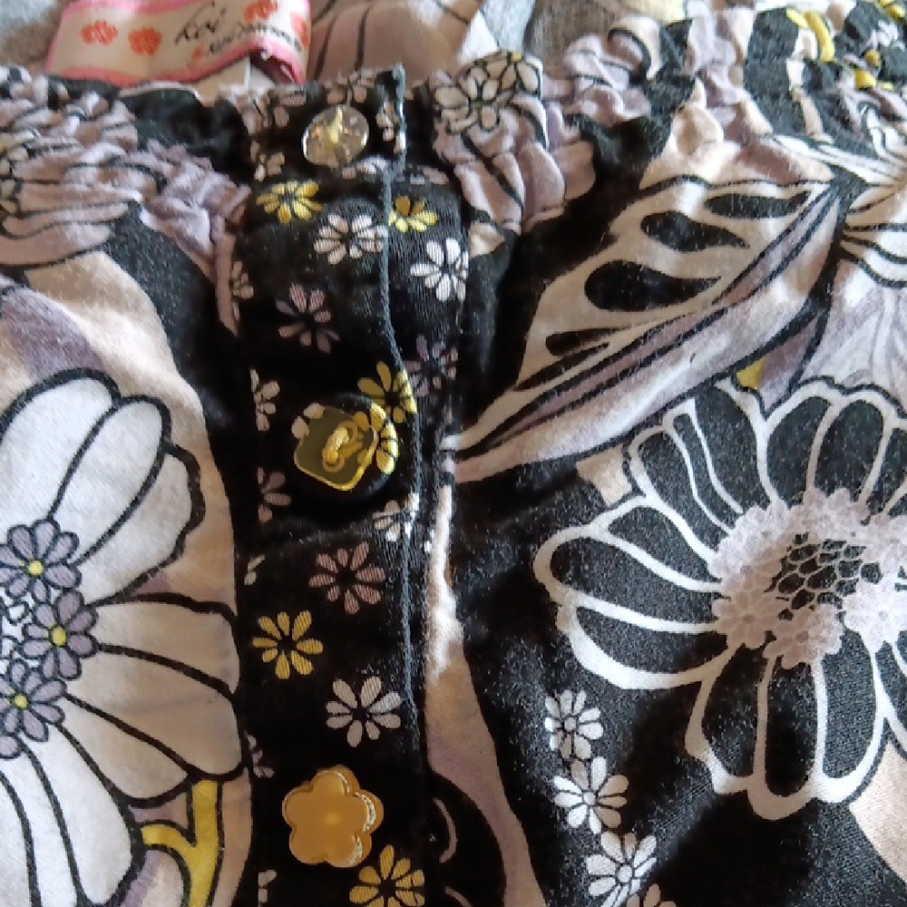 Koi Black and White Floral Tunic - Picture 6 of 9